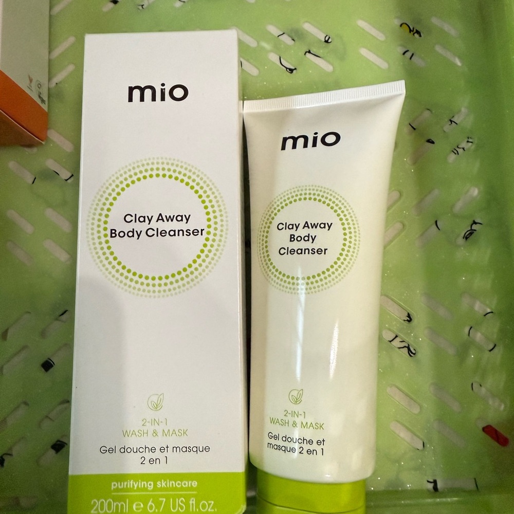 Clay Away Body Cleanser -BMWB
